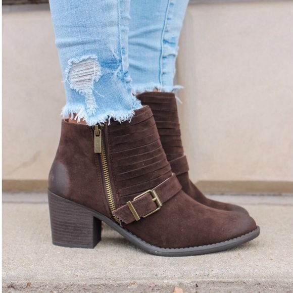 Texas Brown Oil Rubbed Distressed Harness Boots - Picture 3 of 8